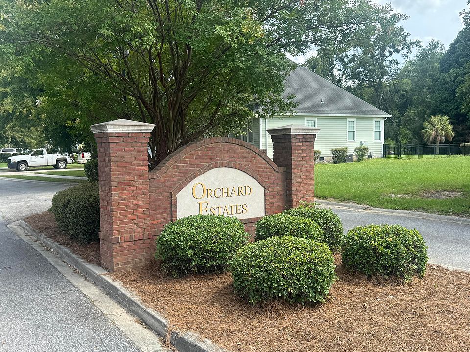 2nd image of 115 Orchard Cir