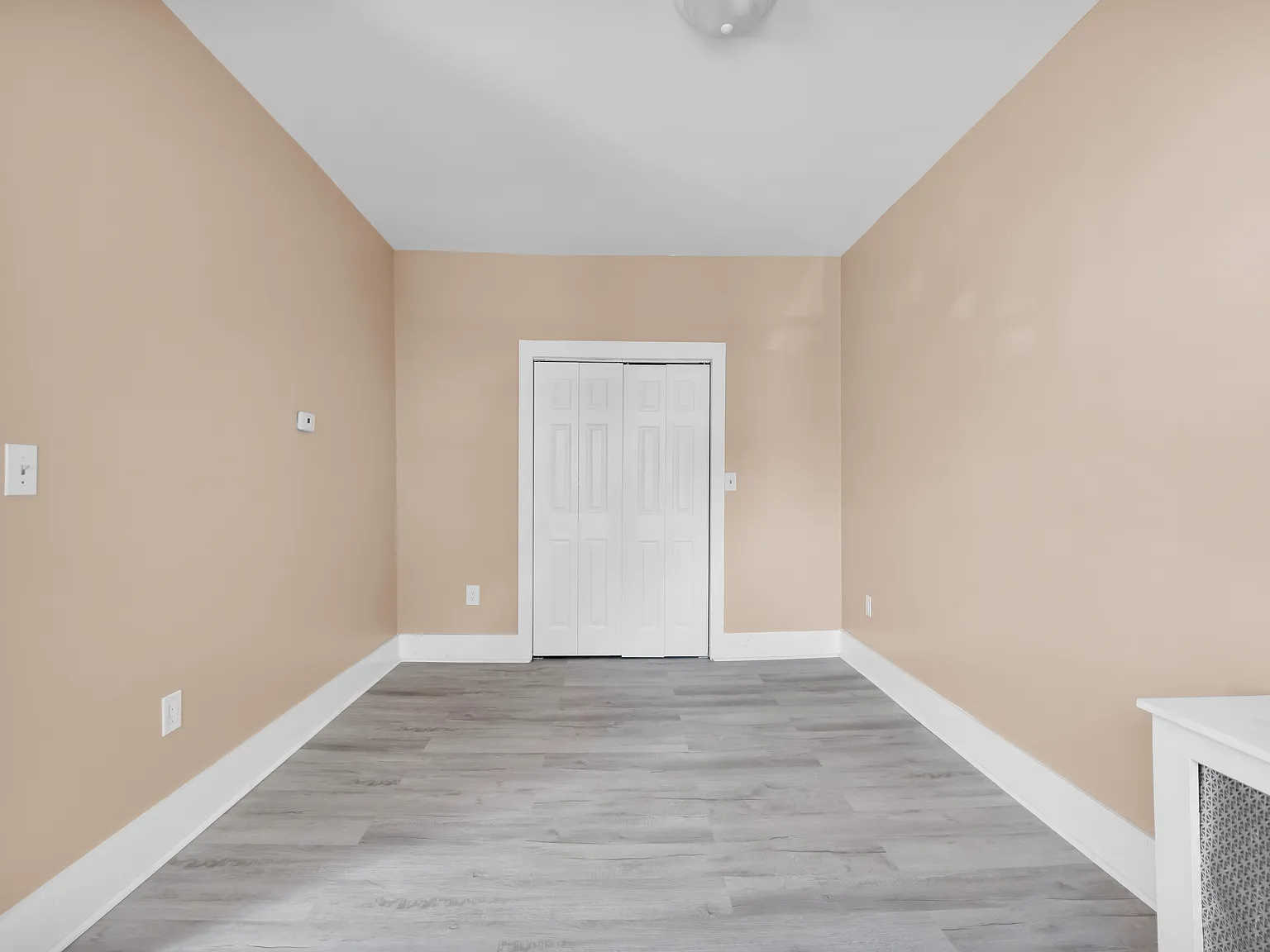 1 bed, 1000 sqft, $1,250 — Photo 4