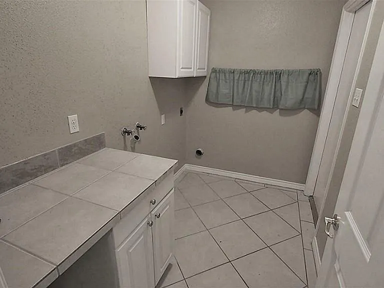 310 Gentilly Dr — Photo 15