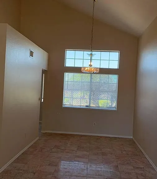 2267 Oak Hills Dr — Photo 3