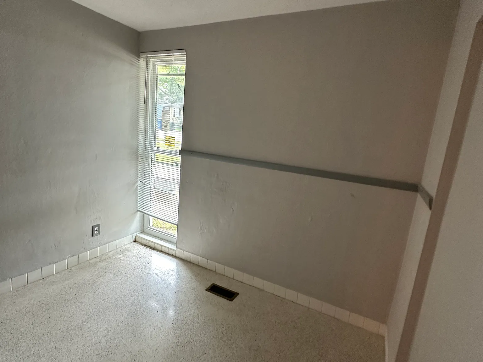 3 bed, 1250 sqft, $2,300 — Photo 2