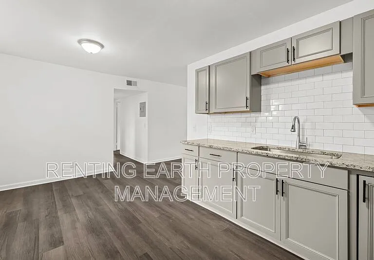 2129 13th St N — Photo 14