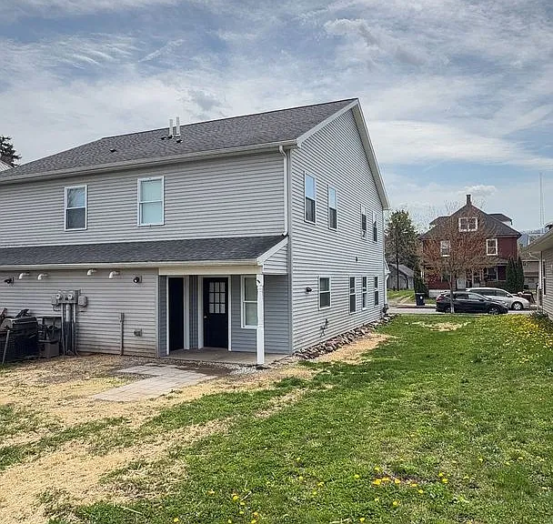 1610 Scott St — Photo 3