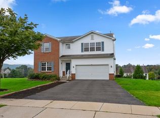 29 Lambert St, Washington, NJ 07882