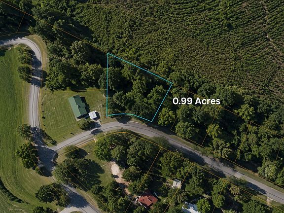 3rd image of 1002 Harmon Rd