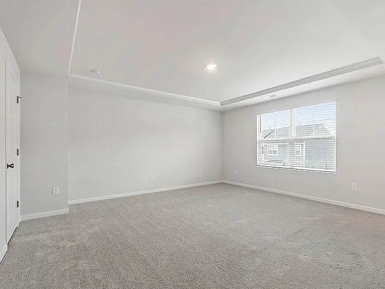 4 bed, 3.5 bath, 2410 sqft, $2,450 — Photo 2