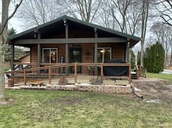 346 Woodlawn AVENUE, Burlington, WI 53105