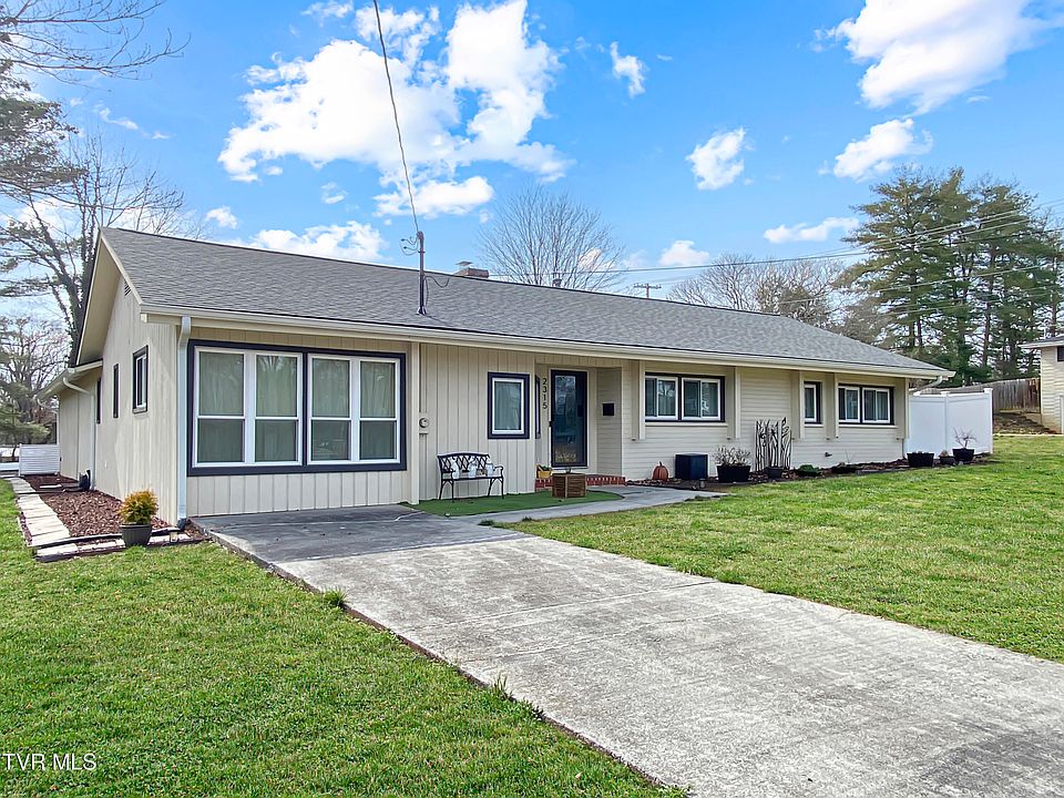 1st image of 2315 Larkspur Dr