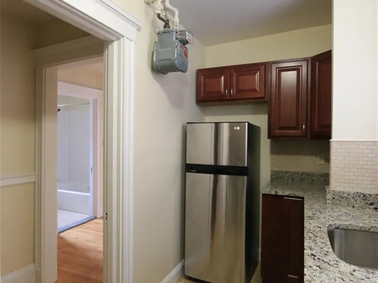 8 Craigie St #3 — Photo 6