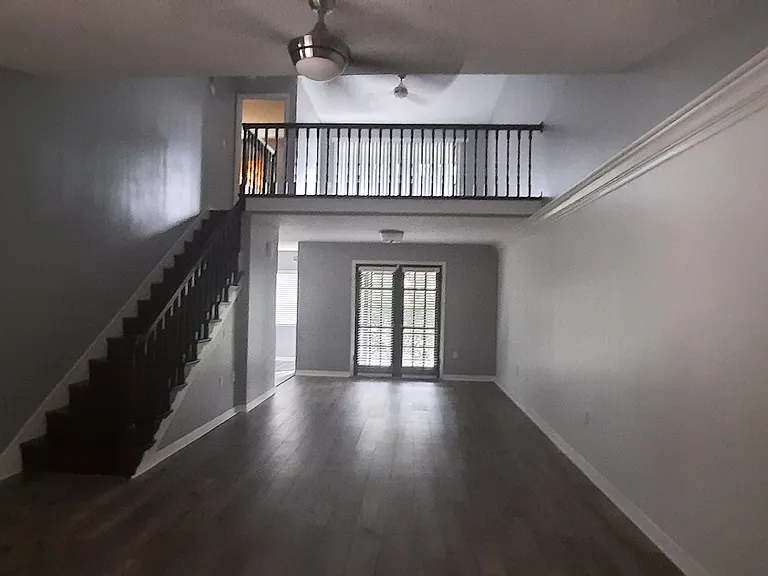 925 Fenton Ln — Photo 5