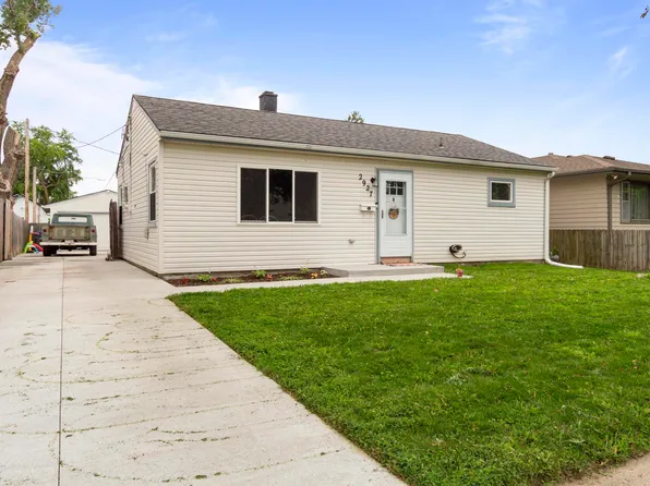 2927 Avenue J, Council Bluffs, IA 51501