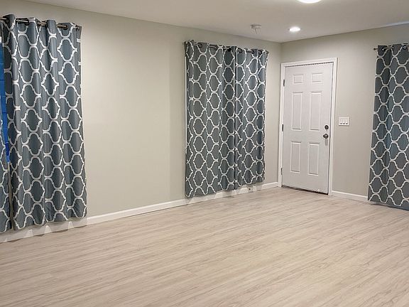 5th image of 2896 Kalihi St