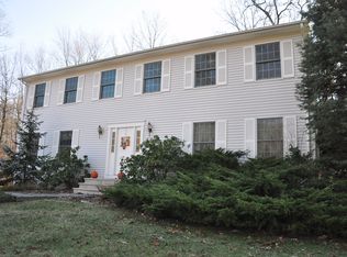 8 Pudding Stone Ln, Oak Ridge, NJ 07438