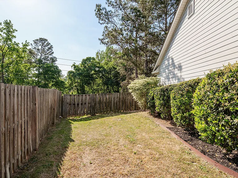 726 Bonnie Oaks Ln — Photo 43