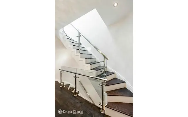 Rented by Douglas Elliman | media 14