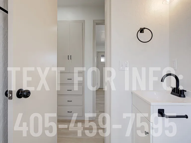 418 S Van Buren Ave — Photo 11