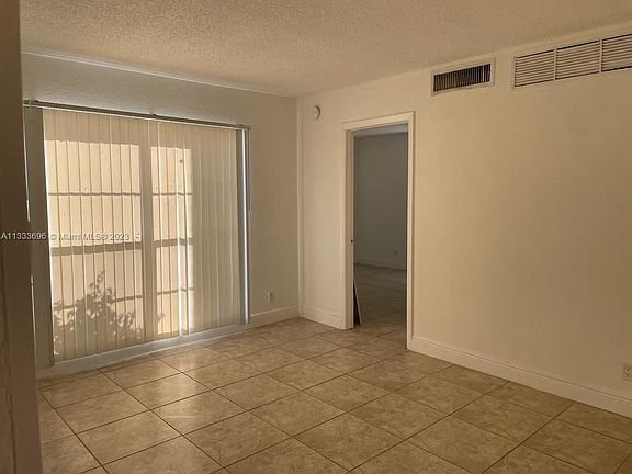 3rd image of 4467 Treehouse Ln #D