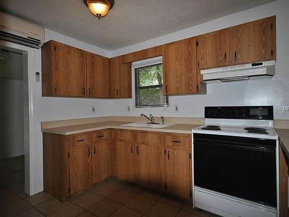 4th image of 703 W Herring St