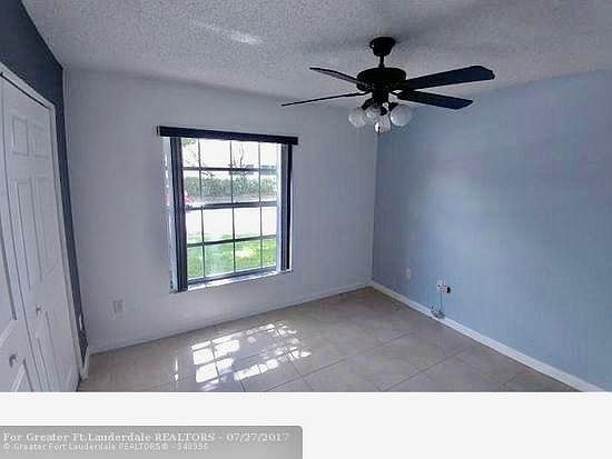 4th image of 482 SE 22nd Dr