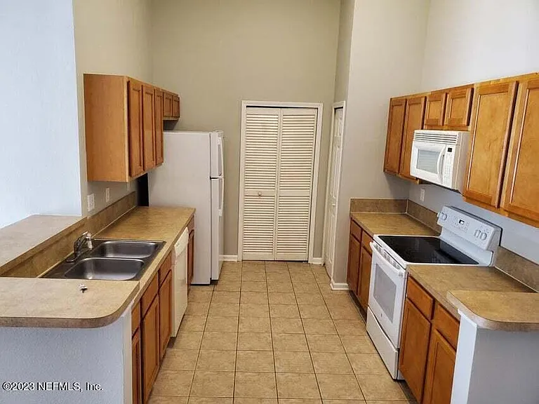 7920 Merrill Rd #612 — Photo 5