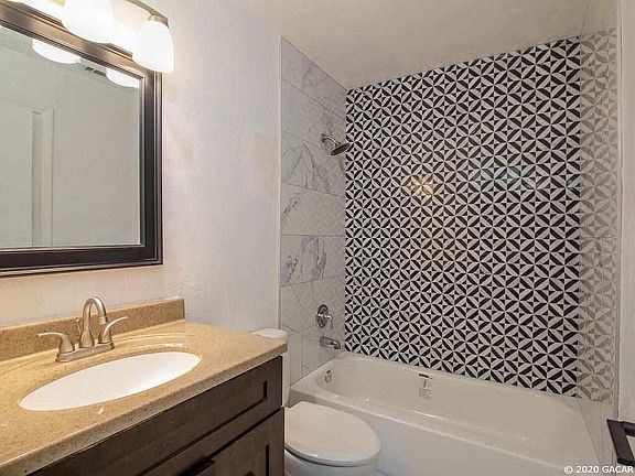 5th image of 2635 SW 35th Pl APT 1501