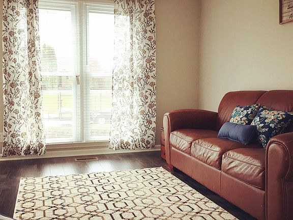 2nd image of 1091 Biltmore Pl