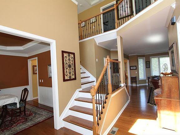 3rd image of 6700 Deerview Dr