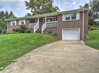 1265 White Top Rd, Bluff City, TN 37618