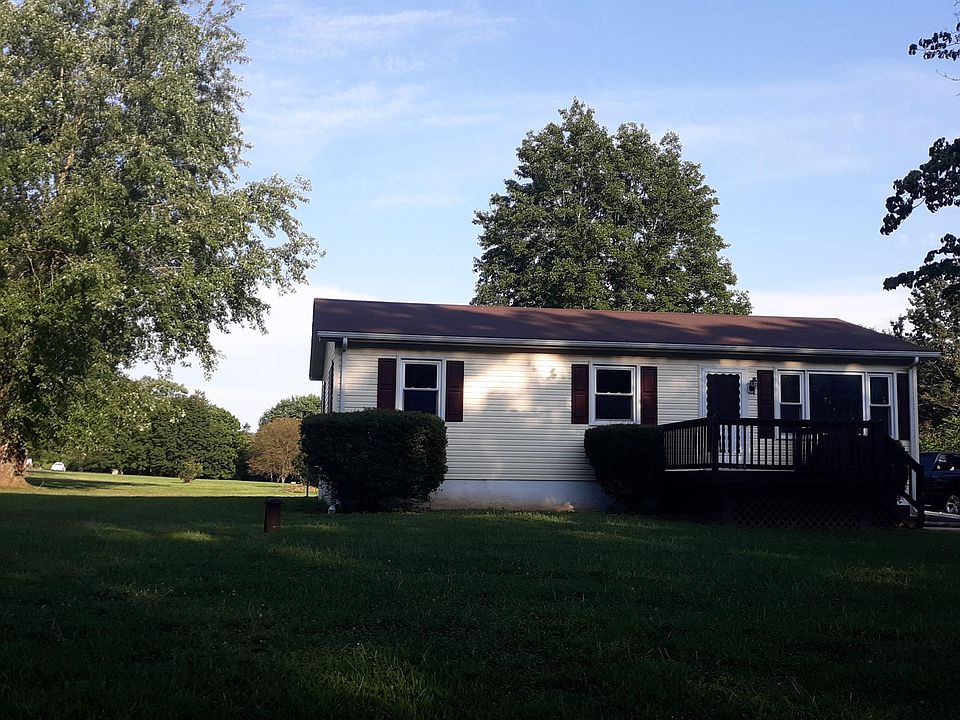 Conowingo home on one acre lot