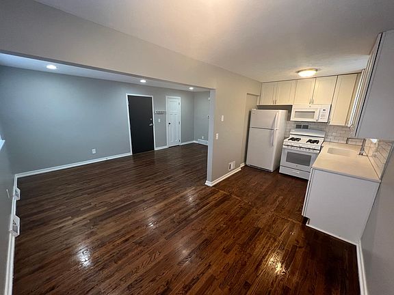 3rd image of 1308 N 49th Ave #4