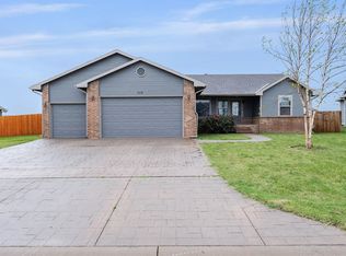 1113 E Red River Cir, Clearwater, KS 67026