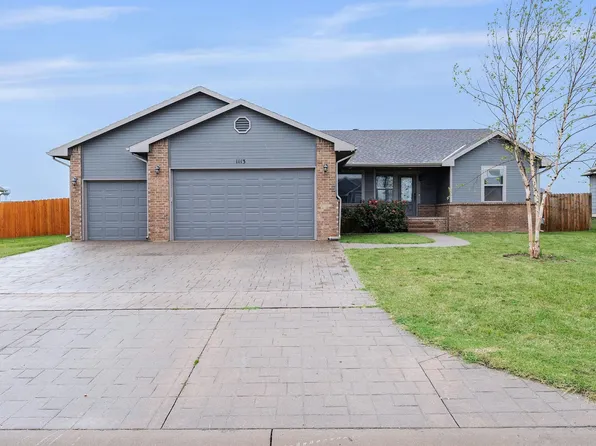 1113 E Red River Cir, Clearwater, KS 67026