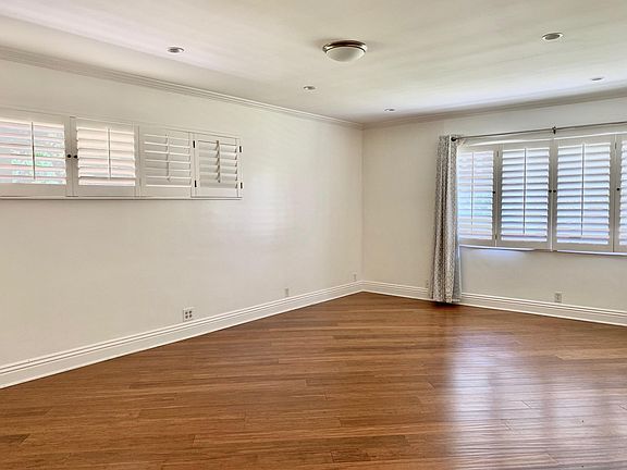 5th image of 647 Winston Ave