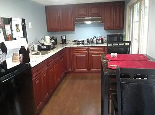 2nd image of 261 Newbury St Lot 134