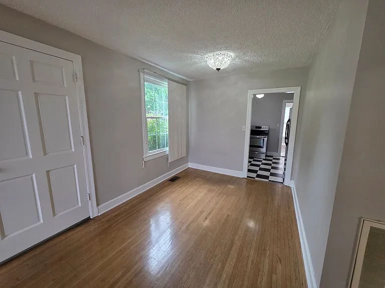 1518 Marwood Ln — Photo 4