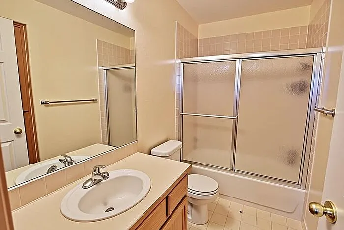 1318 Finch St — Photo 17