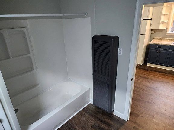 5th image of 1519 John St Unit 2