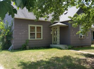 114 W 4th St, Stroud, OK 74079