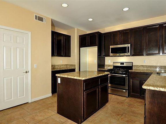 3rd image of 29411 Canyon Valley Dr