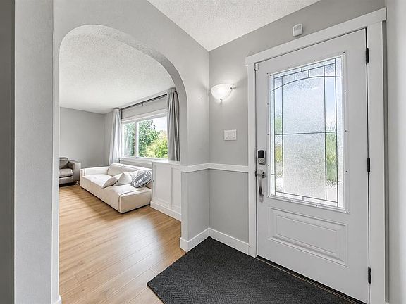 3rd image of 516 N Terrace Park