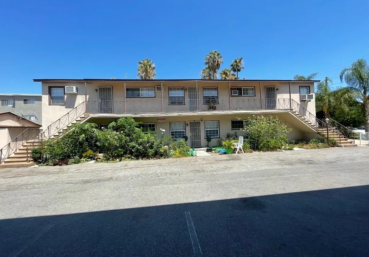 2 bed, $2,200 — Photo 3
