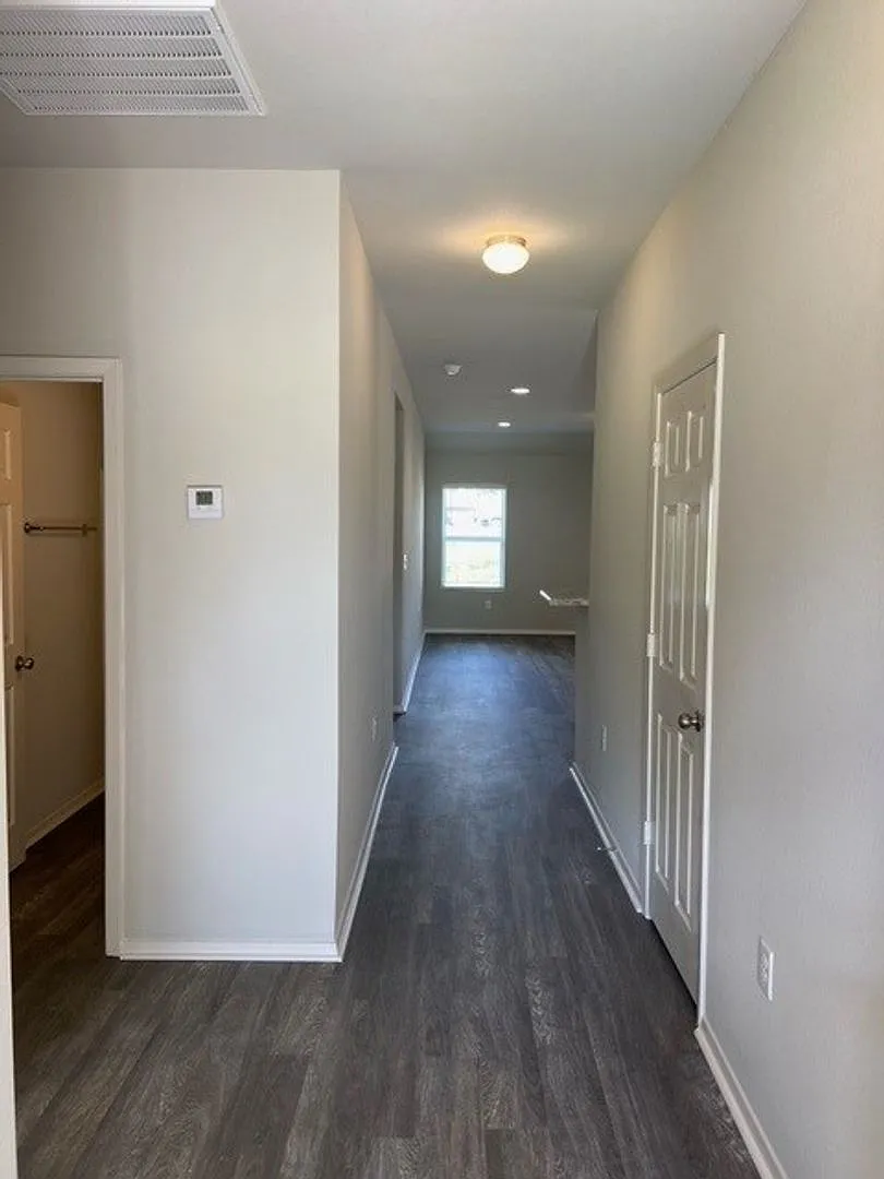 Pre-Leasing! Charming 3-Bedroom, 2-Bath Home In Fairview Haven With Covered Back Porch — Photo 4