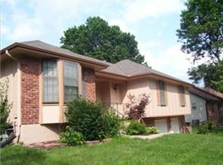 9017 Manning Ave, Kansas City, MO 64138