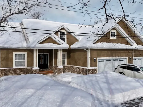 21 Lakeshore Drive, Pasadena, NL A0L1K0