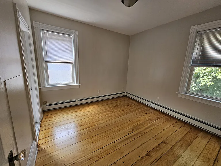94 10th St #2 — Photo 12