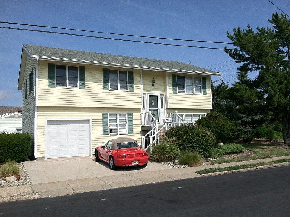 1st image of 300 Catalina Ave