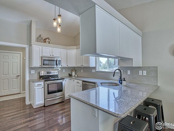 3rd image of 534 Sherwood Ct