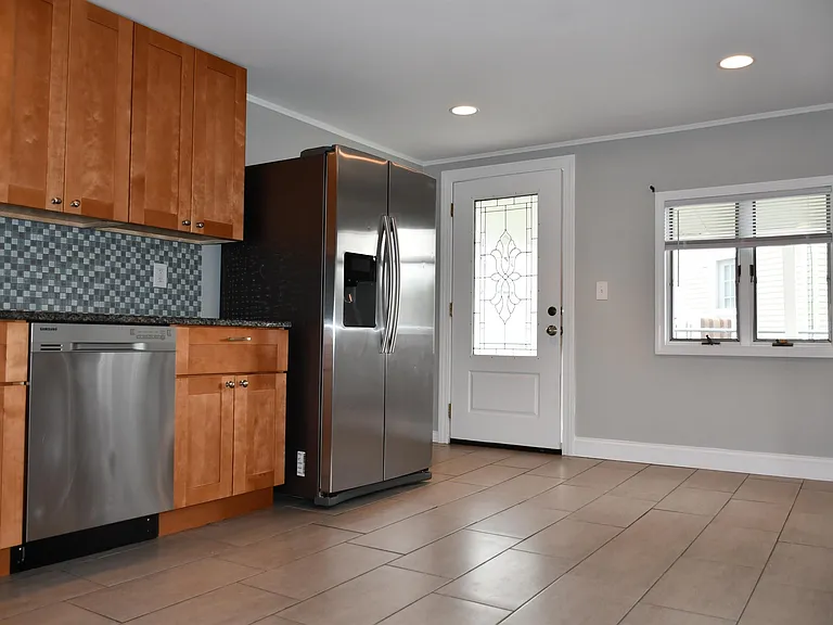 67 Harold St — Photo 4