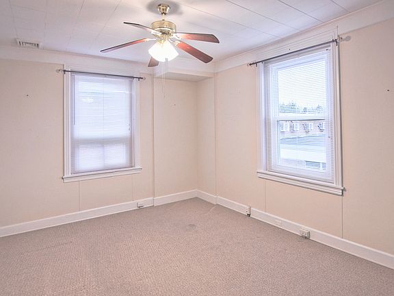 3rd image of 219 Dayton St APT 2