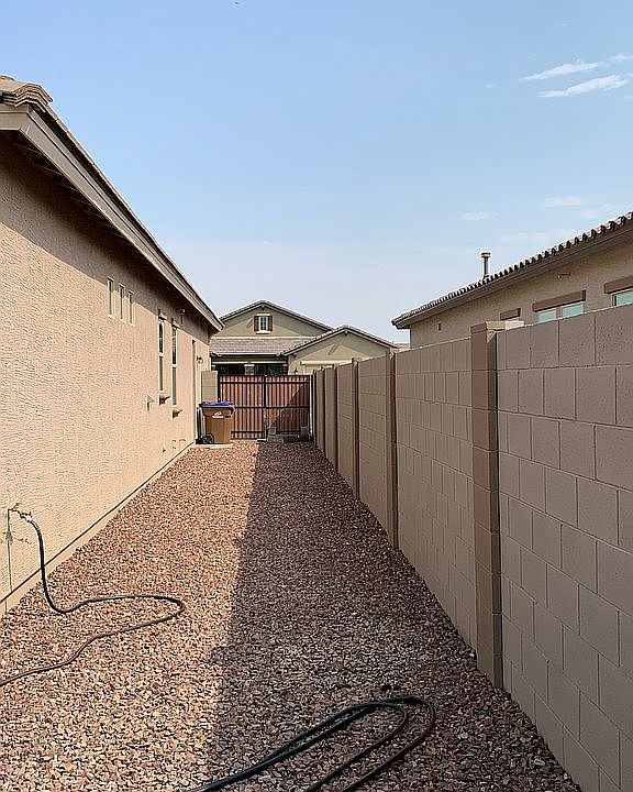 2nd image of 713 W Gum Tree Ave